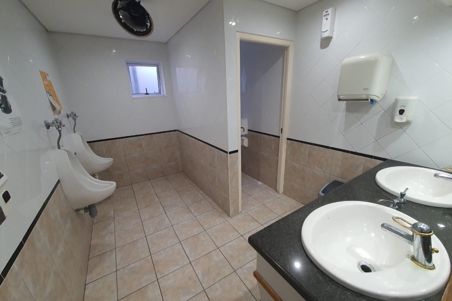 To Let commercial Property for Rent in Newton Park Eastern Cape